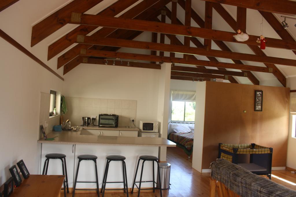 Fijnbosch Cottage And Camping Stormsrivier Bilik gambar